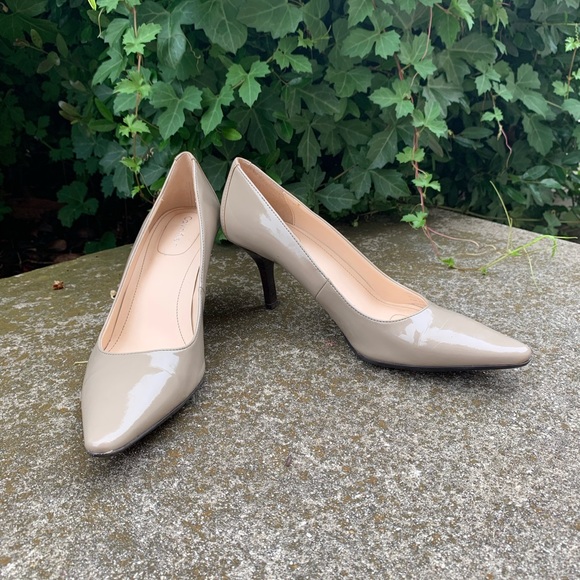 Calvin Klein Shoes - Calvin Klein heels!  6.5 patent sand colored. ❤️